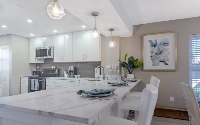 Siesta Breakers on Crescent Beach