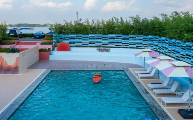 Riverside Homestay – Pool – Foshan