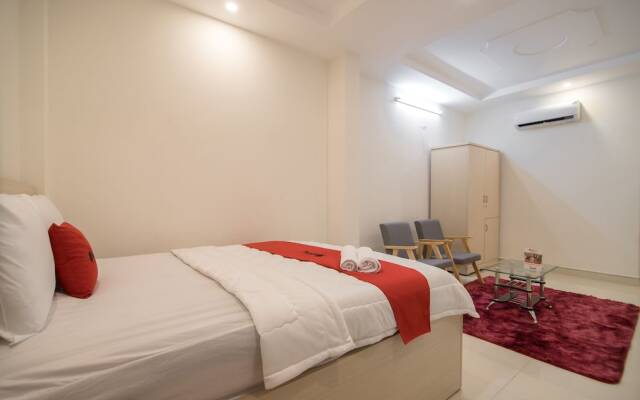 Reddoorz Plus near Big C Truong Chinh