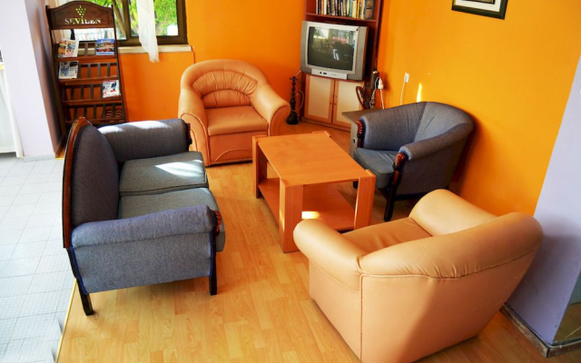 Ayda Hotel