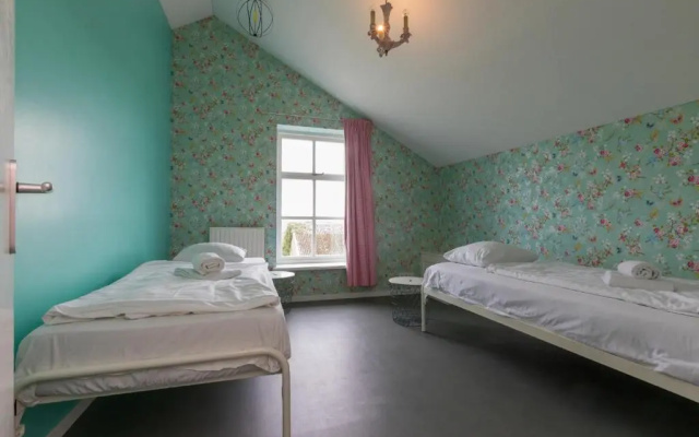 Bovenappartement Kon. Emmaweg 6, Vrouwenpolder