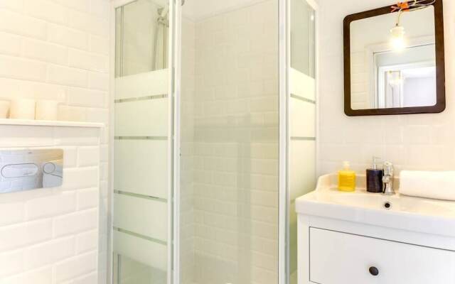 Stunning 2 Bed, all new in Gracia Neighborhood