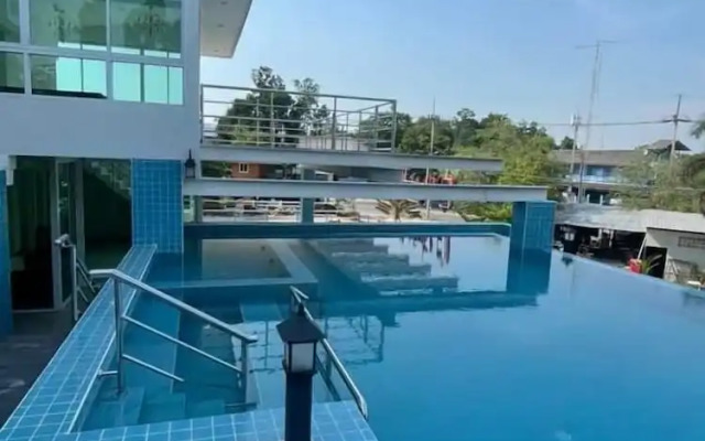 Christella Hotel Laemchabang