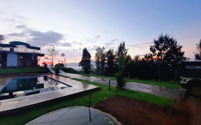 SaffronStays Cholamala