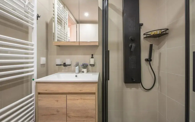 Affordable Luxury With Parking 300mbps Wifi