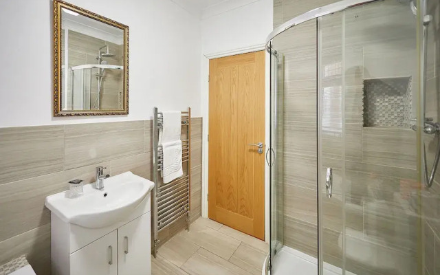 Host Stay Wardman Crescent