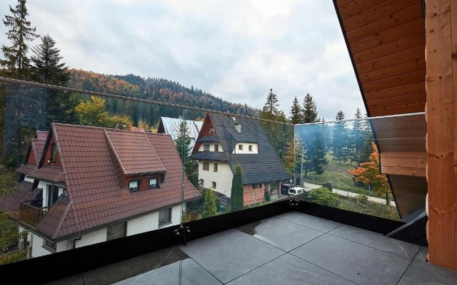 Tatra Square Apartments