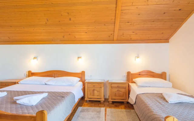 Bed & Breakfast Maki