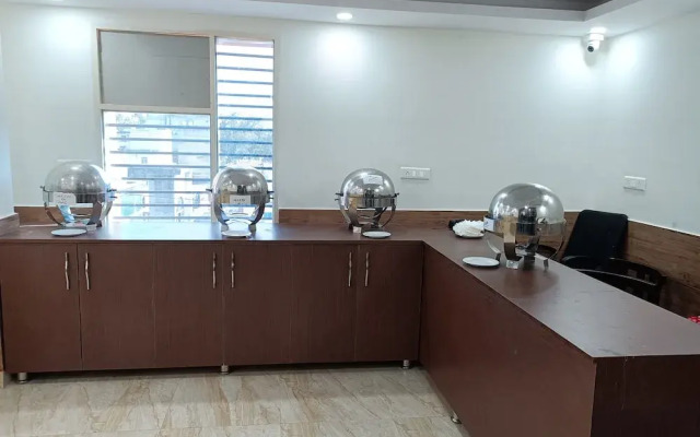 Airport Hotel Shivaka Inn