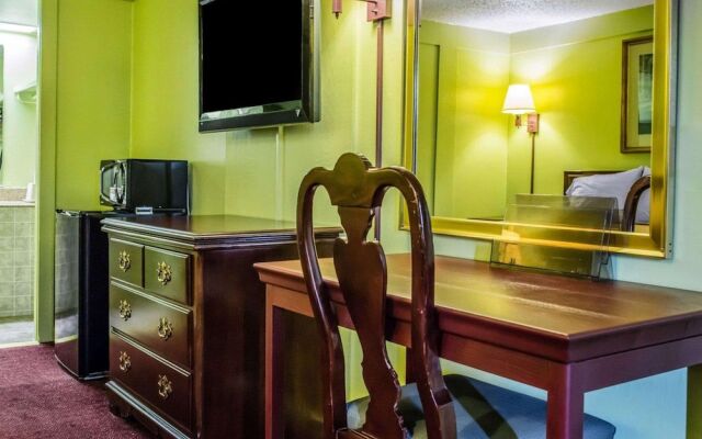 Econo Lodge Pittsburgh