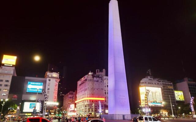 Obelisco 818