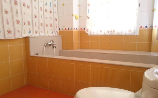Phd's Guest House I