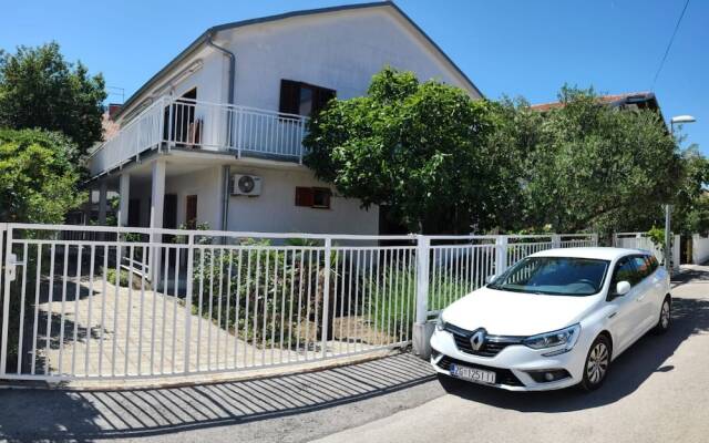 Vale - 450m to the Beach - A1