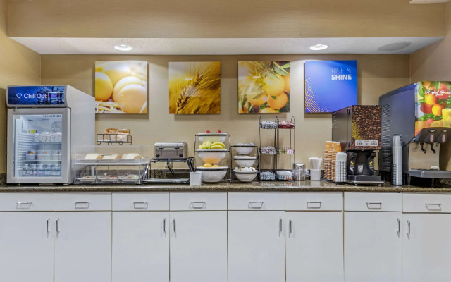 Comfort Inn & Suites