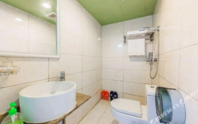 Xuening Express Hotel(杭州学宁快捷酒店(文泽路地铁站店))