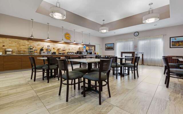 La Quinta Inn & Suites by Wyndham Alvin
