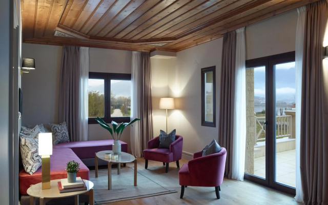 The Lake Hotel