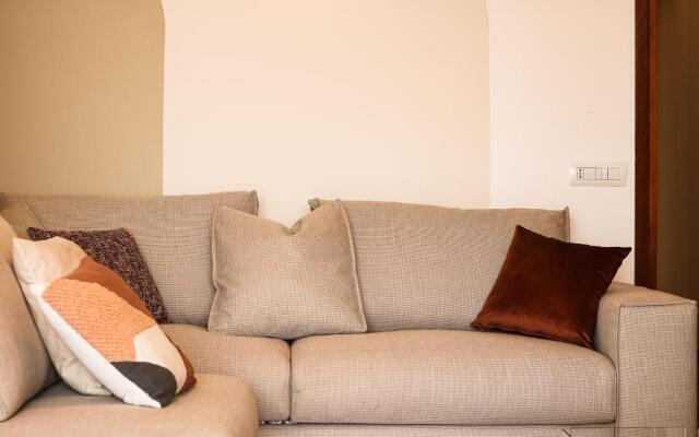 Stunning view lakeside apartment - Larihome A11