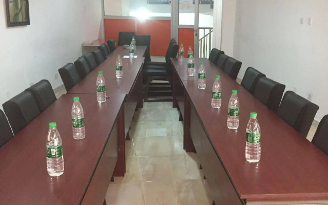 Springpark Yaad Hotel