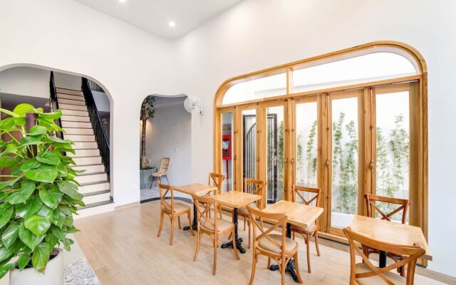 OYO 933 Chez Nous Boutiques