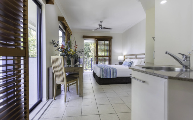 Meridian Port Douglas - Adults only