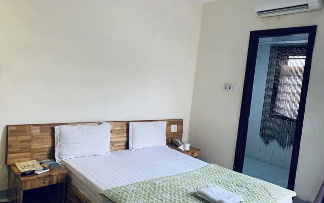 OYO 999 Vip Hostel