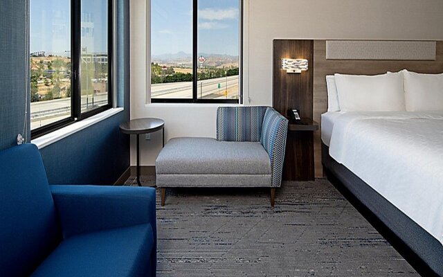 Holiday Inn Express & Suites Valencia - Santa Clarita, an IHG Hotel