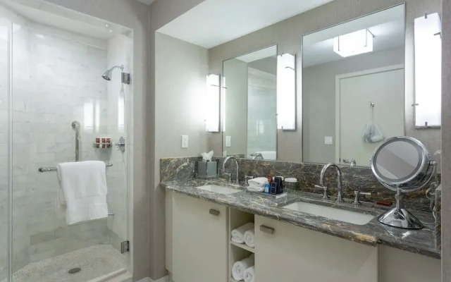 Oceanview Condo in Central Beach