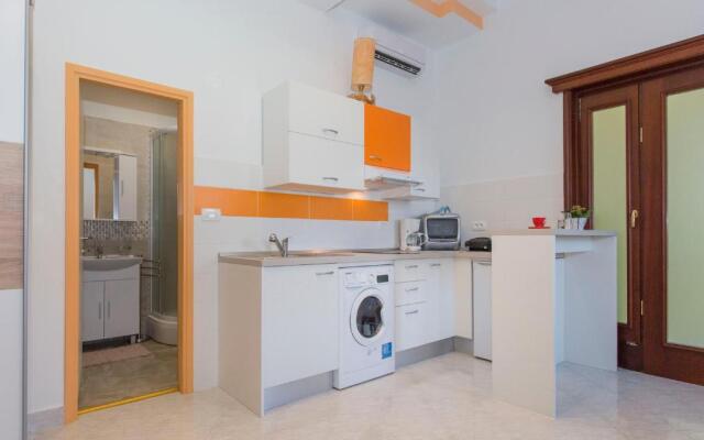 Studio Apartment Leana