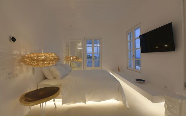 Ammonite Mykonos Private Suites