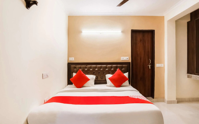 Kartik House by OYO Rooms