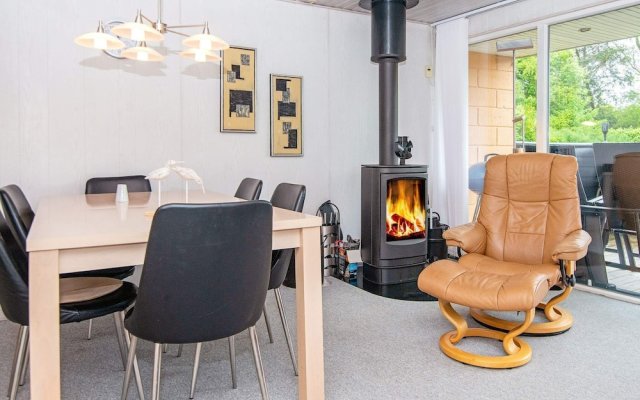 6 Person Holiday Home in Hemmet