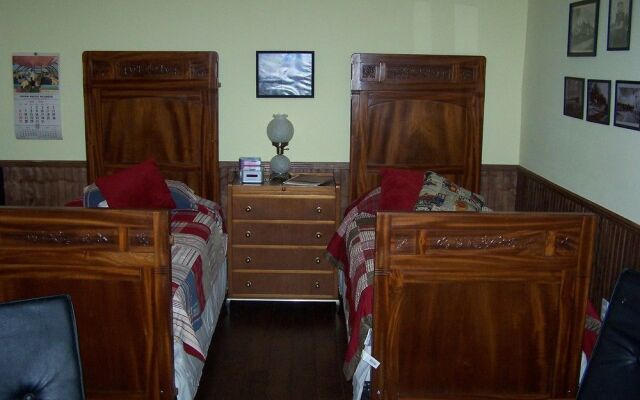 Alling House Bed and Breakfast