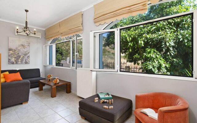 Superior Apartment - Overlooking Chania-with Pool