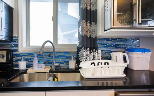 240 Spacious Modern Home w AC