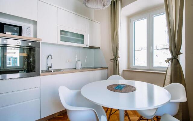 Apartments Amorozo