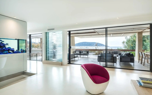 The Every Athens Beachfront Retreat