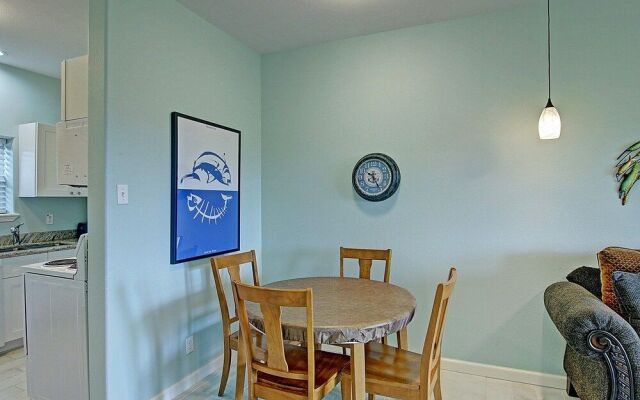 Captain's Quarters 1 Bedroom Condo by Redawning