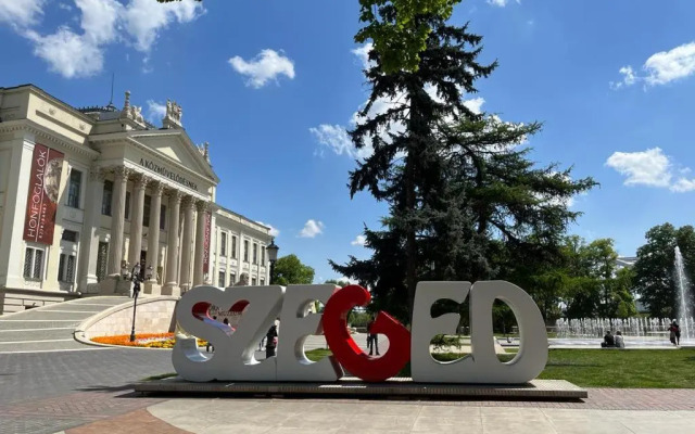 Romantic riverview bestern