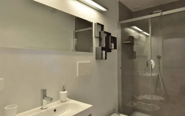 Park & Cloister Views Exclusive Apartment