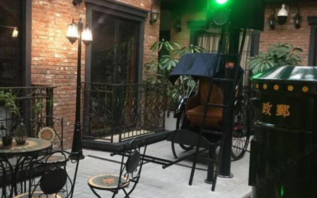 J Vspace Art Hotel