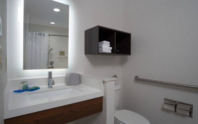 Holiday Inn Express & Suites, International Drive by IHG