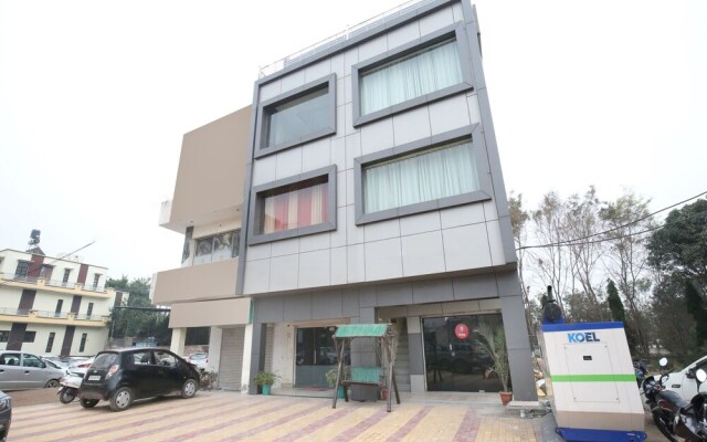 OYO 16443 Hotel Jb