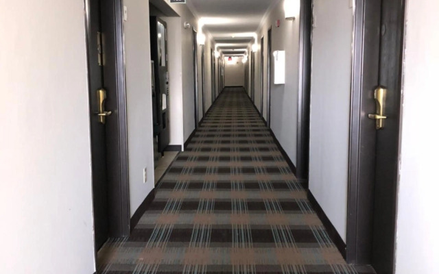 Countryside Inn & Suites
