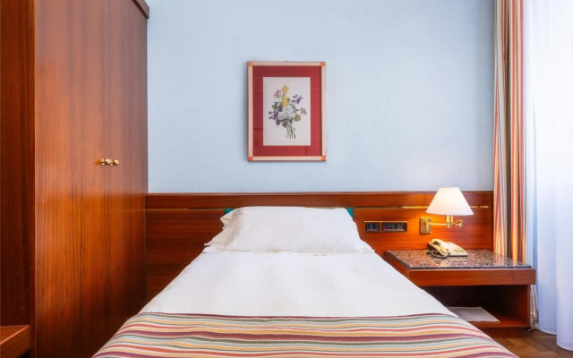 Crivi's Hotel