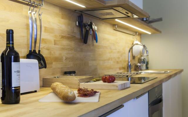 Uma Suites Pau Claris Barcelona