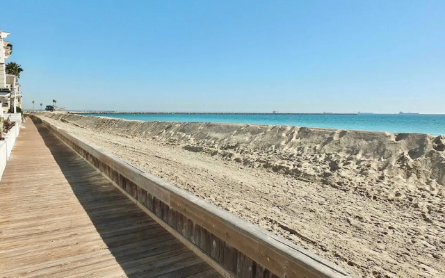 Steps to Beach & Alamitos Bay on LB Peninsula