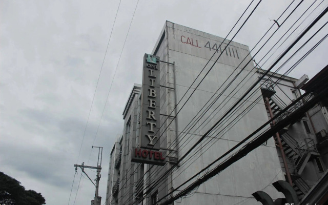 OYO 114 One Liberty Hotel