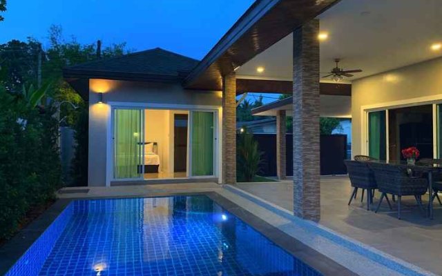 Private Villa with Pool near Laguna