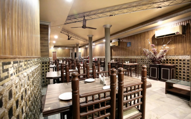 Hotel Sallow International